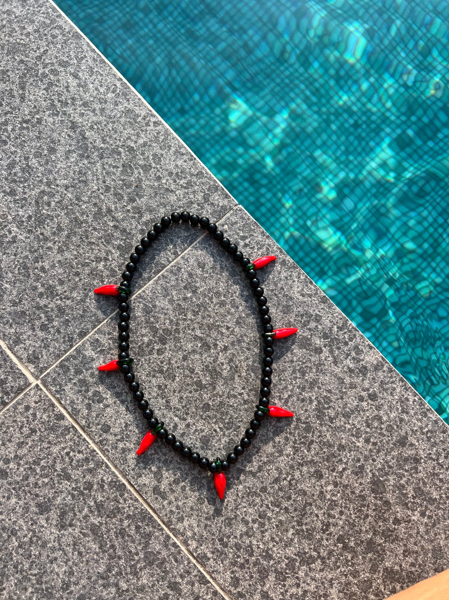 Chili Necklace Black